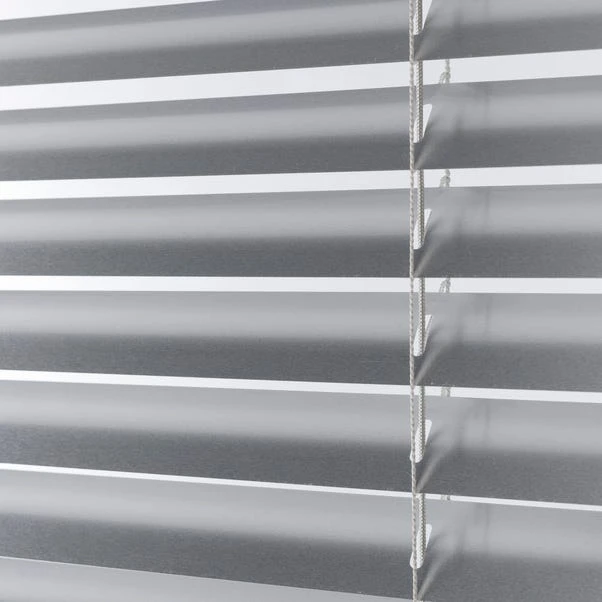 Dunelm Silver Aluminium Venetian Blind 25mm Slats 4 Dunelm Silver Aluminium Venetian Blind 25mm Slats - Image 2