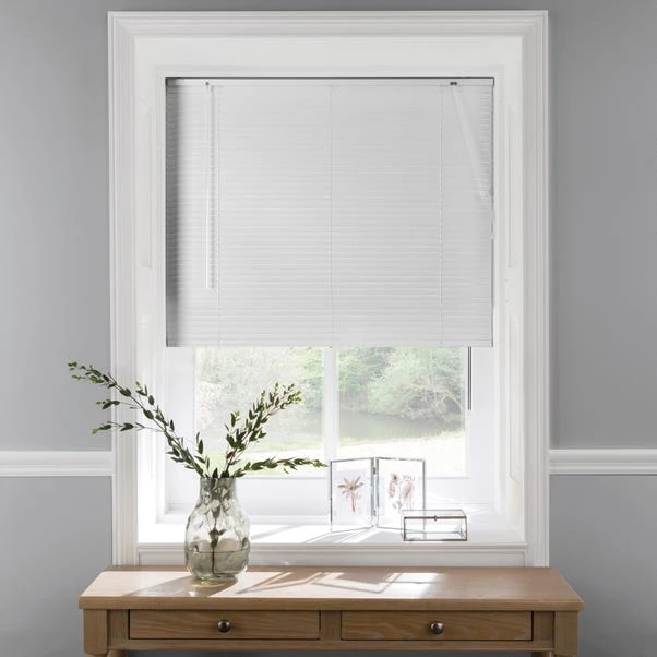 Dunelm White Aluminium Venetian Blind 25mm Slats 3 Dunelm White Aluminium Venetian Blind 25mm Slats