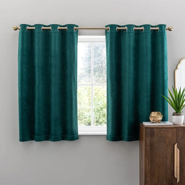 Dunelm Isla Ultra Blackout Emerald Eyelet Curtains 8 Dunelm Isla Ultra Blackout Emerald Eyelet Curtains - Image 6